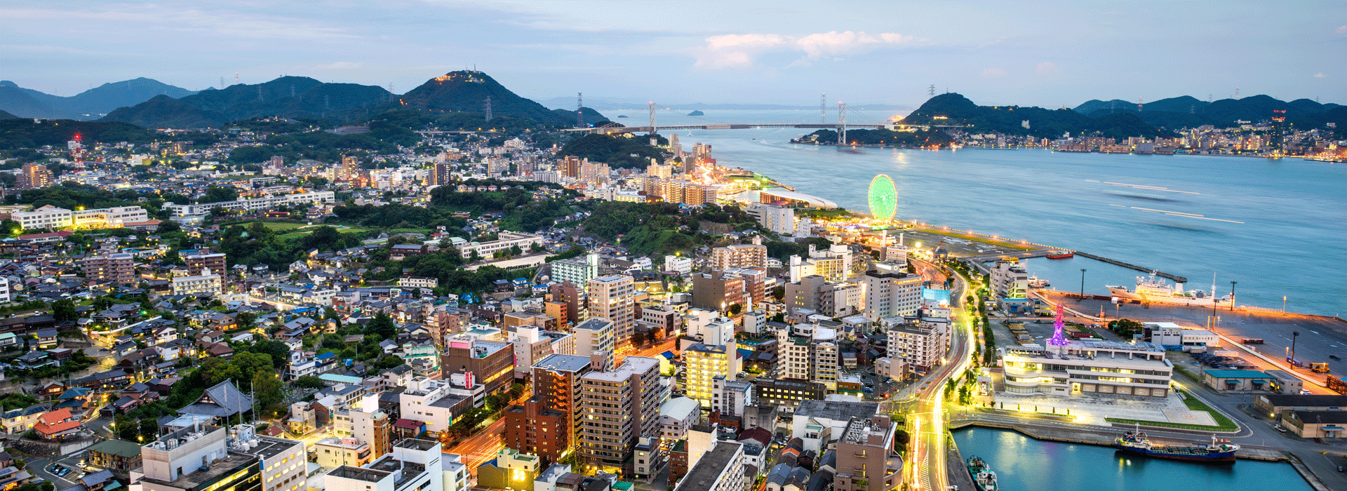 下关港是日本著名的国际港口之一,也是国家特定重要港湾之一